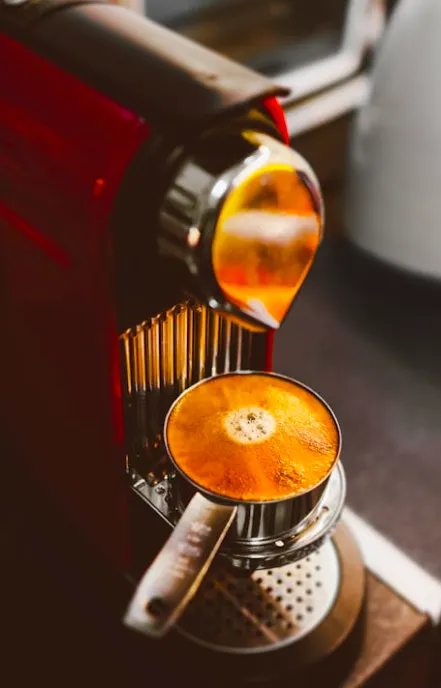 How to Use a Pod Espresso Machine at Home: First Setup, Water Tank, Daily Workflow, and Simple Troubleshooting